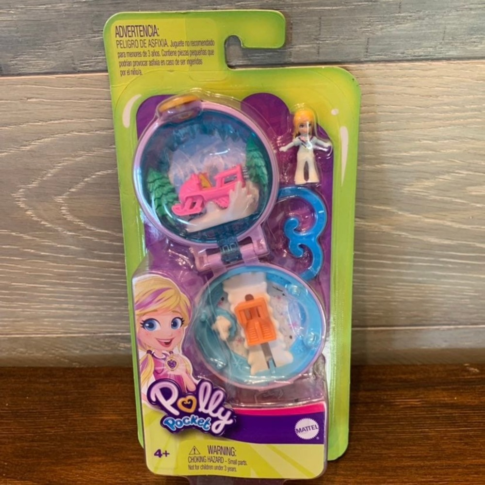 Polly Pocket‎ Micro Compact Snow Cabin w/ Doll Accessories New in Sealed Package